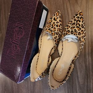 Refresh Leopard Print Pointed Flats